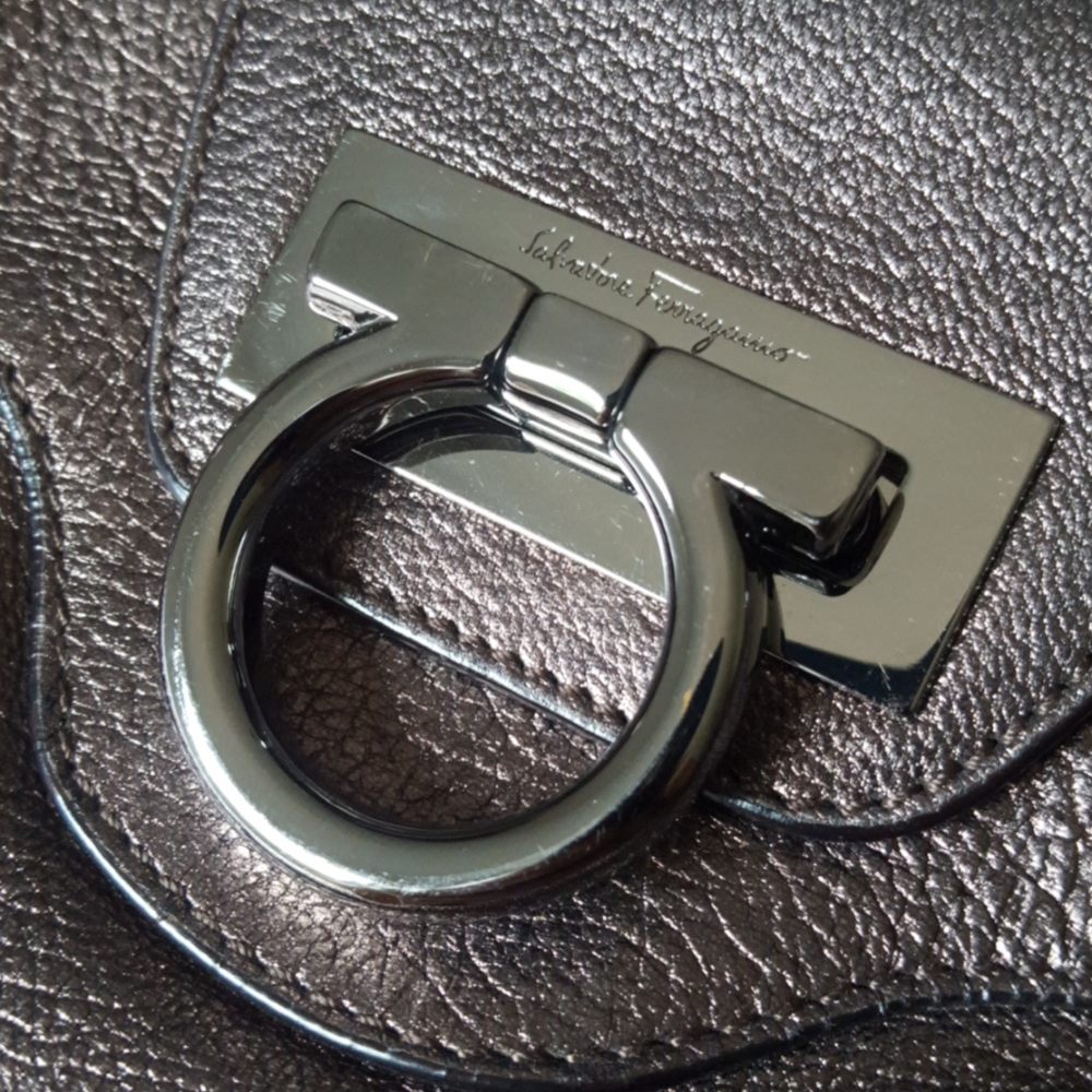 Salvatore Ferragamo metallic satchel handbag - Picture 5 of 8